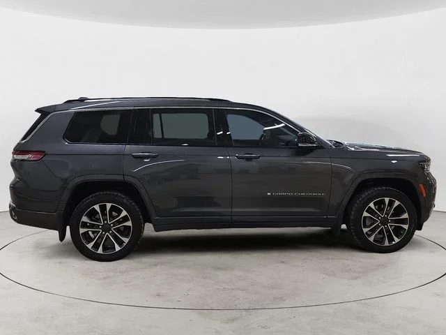 Used 2023 Gray Metallic Jeep Overland image 6