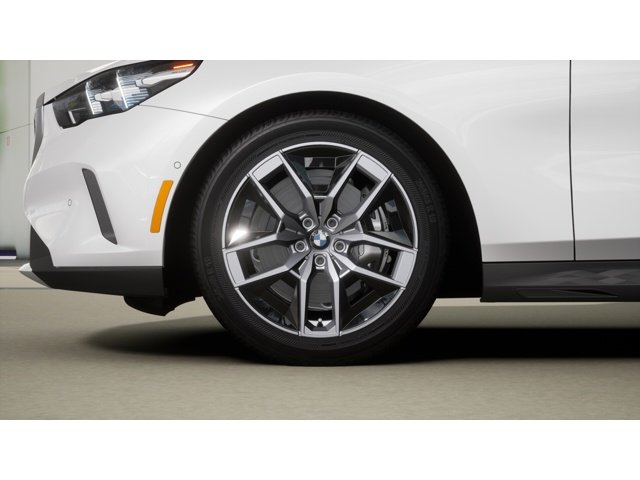 New 2027 White BMW 540i image 7