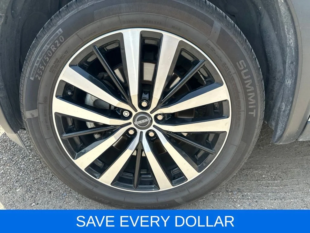 Used 2023 Silver Nissan Platinum image 22