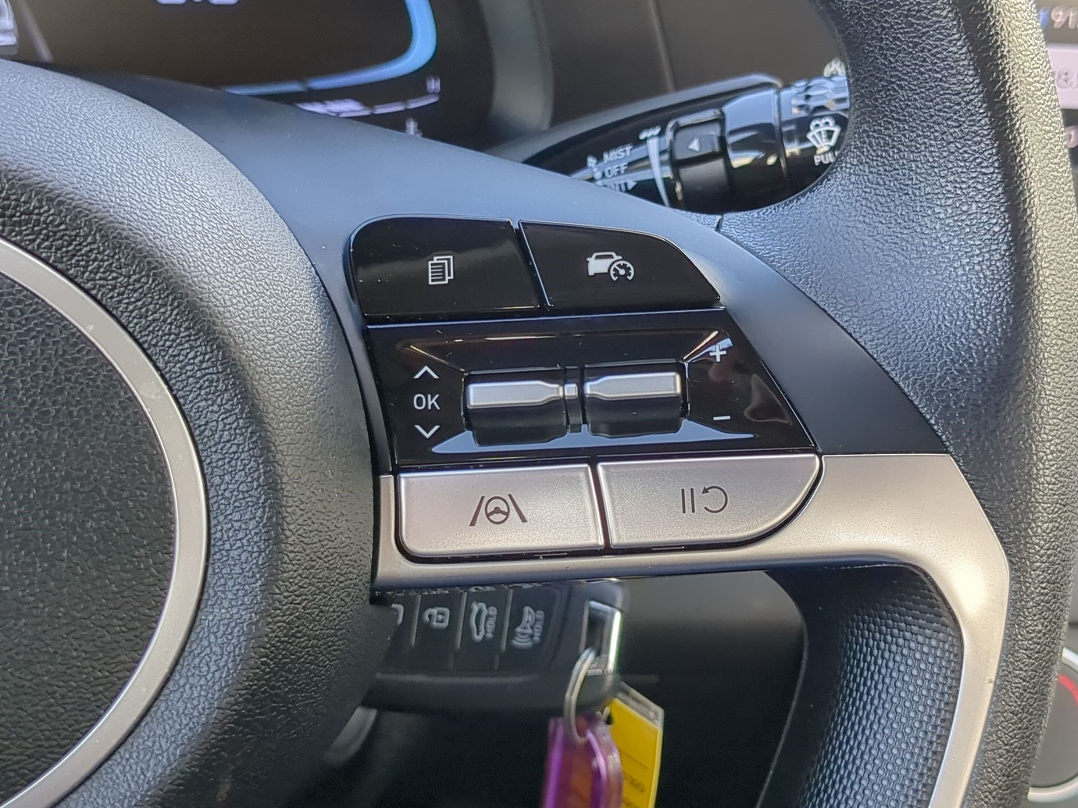 2024 Hyundai Elantra SE - Photo 18