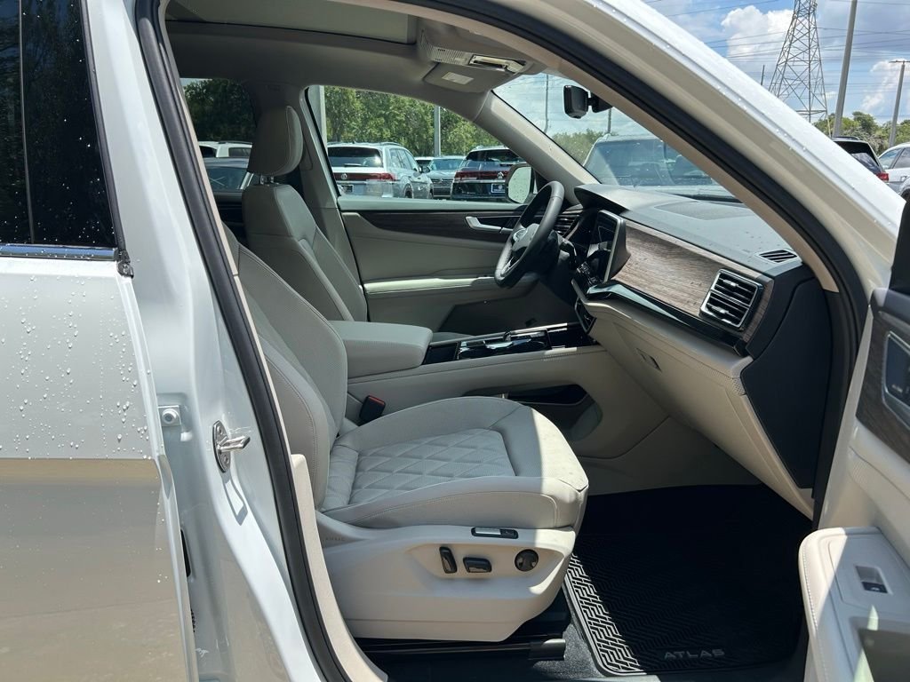 New 2026 White/off-white Volkswagen 2.0T SEL Premium R-Line image 38