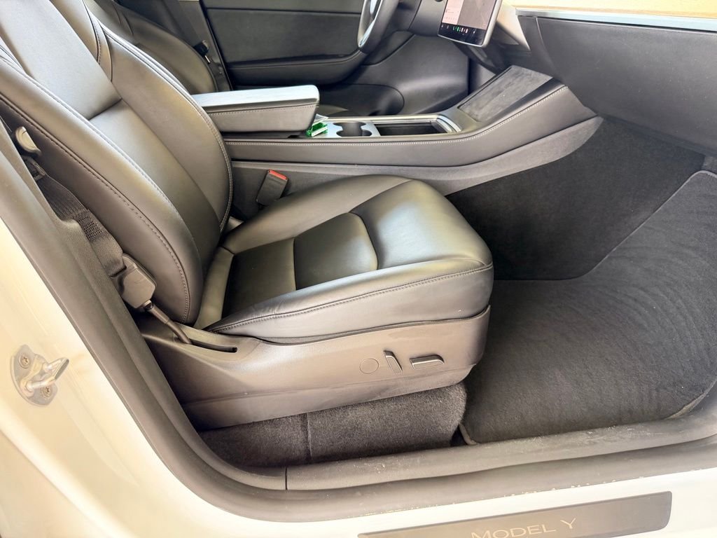Used 2021  Tesla Long Range image 36