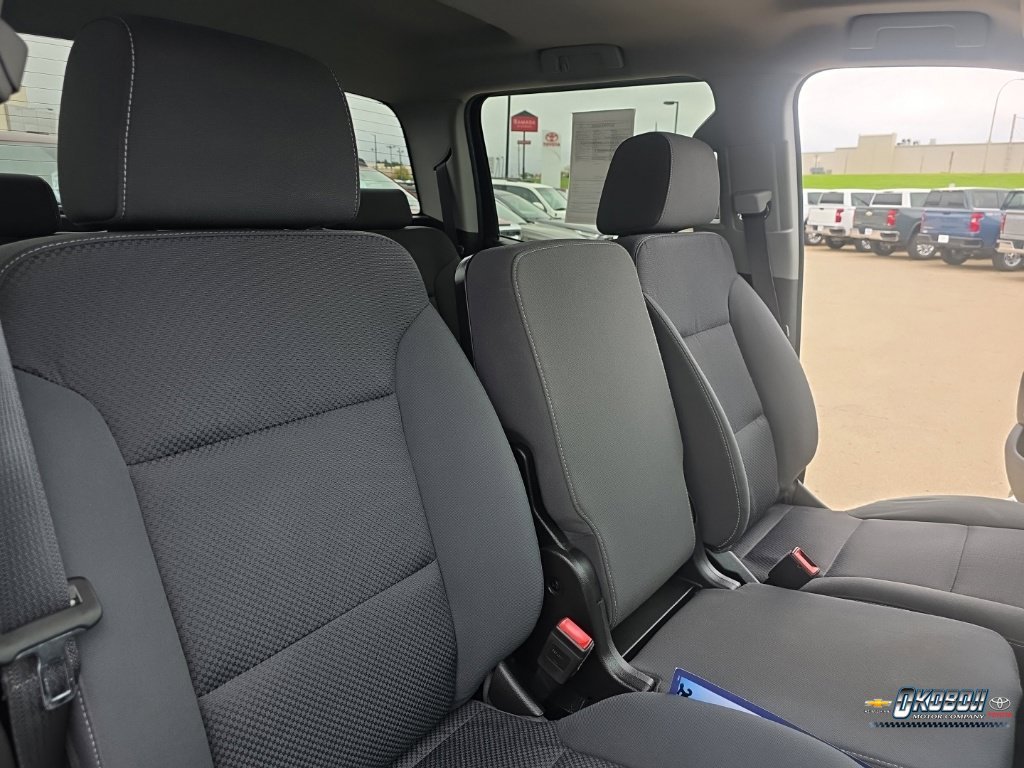 Used 2018 Silver Chevrolet LT image 25