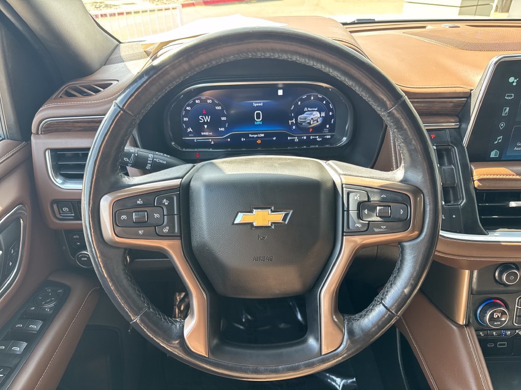 Used 2022 IRIDESCENT PEARL TRICOAT Chevrolet High Country image 13