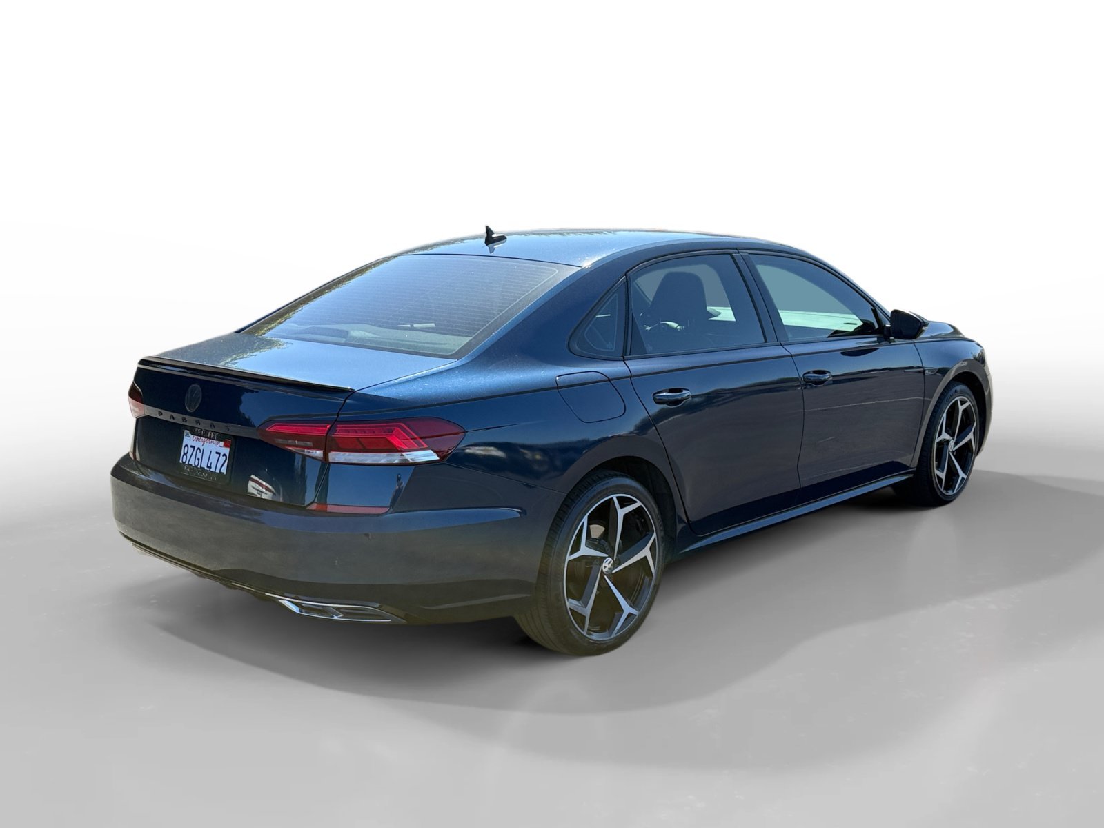 Used 2022 Blue Metallic Volkswagen 2.0T R-Line image 5
