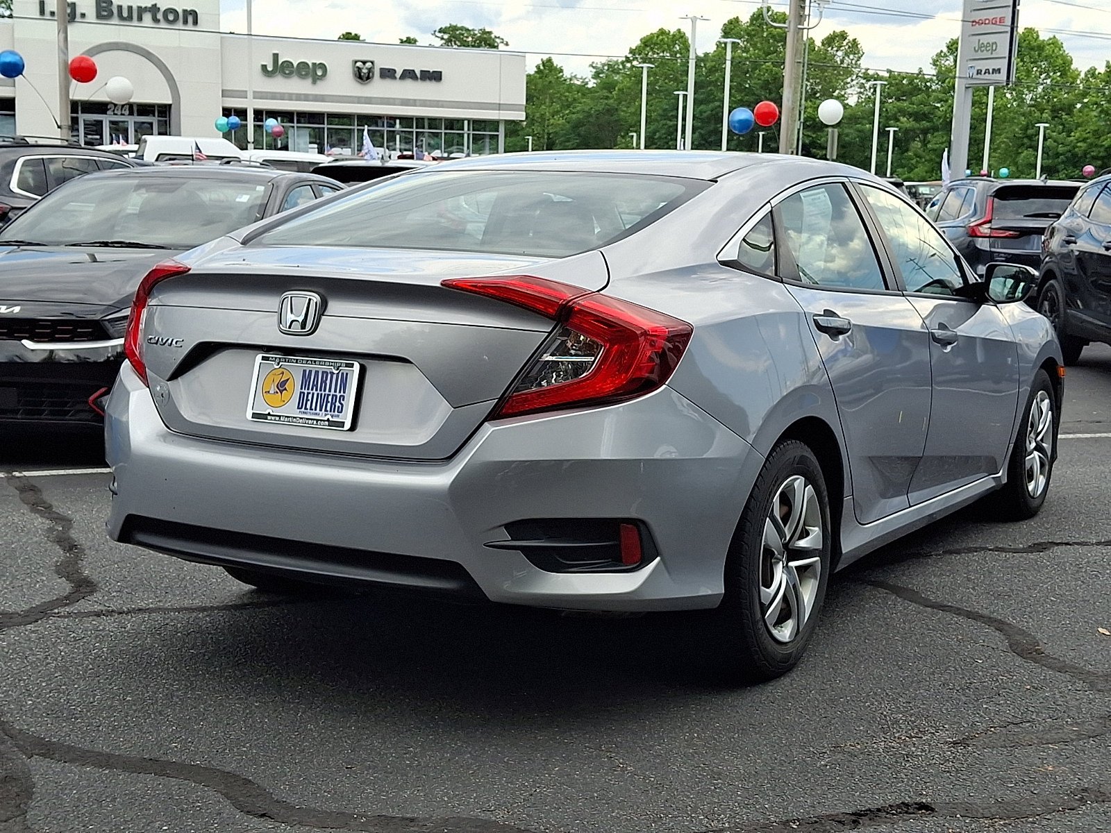 Certified Used 2016 Lunar Silver Metallic Honda LX image 4