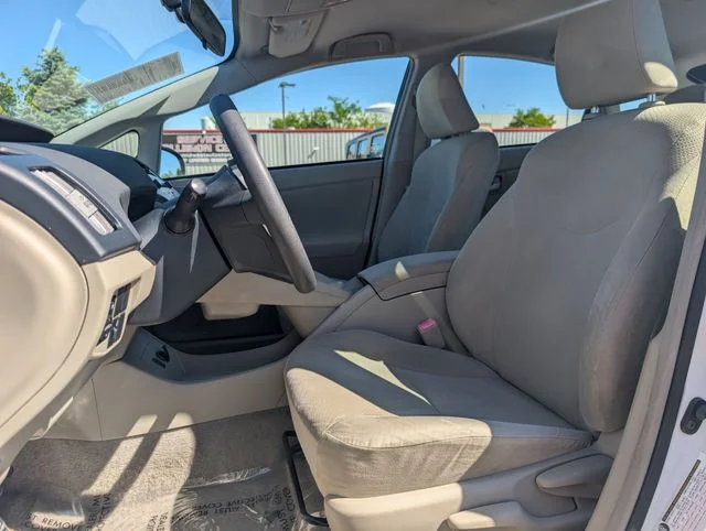 Used 2010 White Toyota  image 7