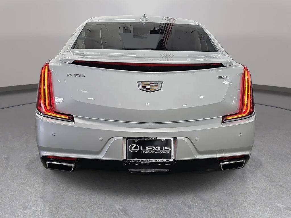 Used 2018 Silver Cadillac Luxury image 7