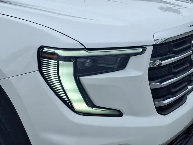 Used 2025 Summit White GMC Elevation image 2