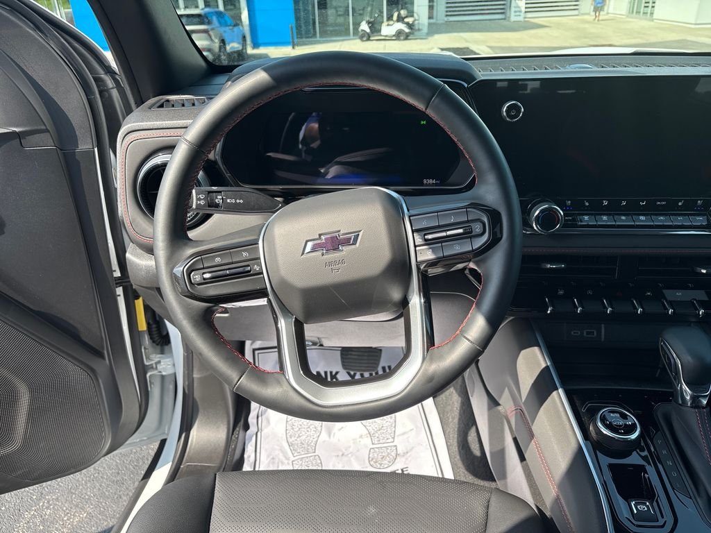Used 2025 White Chevrolet Z71 image 16