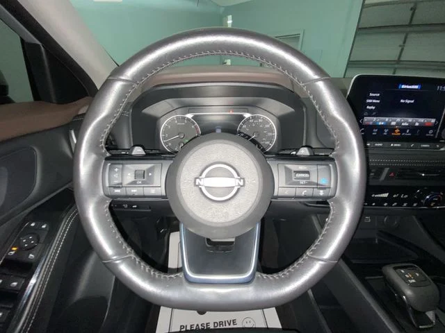 Used 2023 Silver Nissan SV image 14