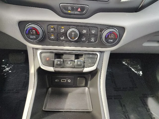 Used 2023 White GMC SLE image 20