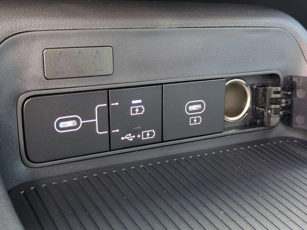 New 2027 Gray Hyundai SE FWD image 25