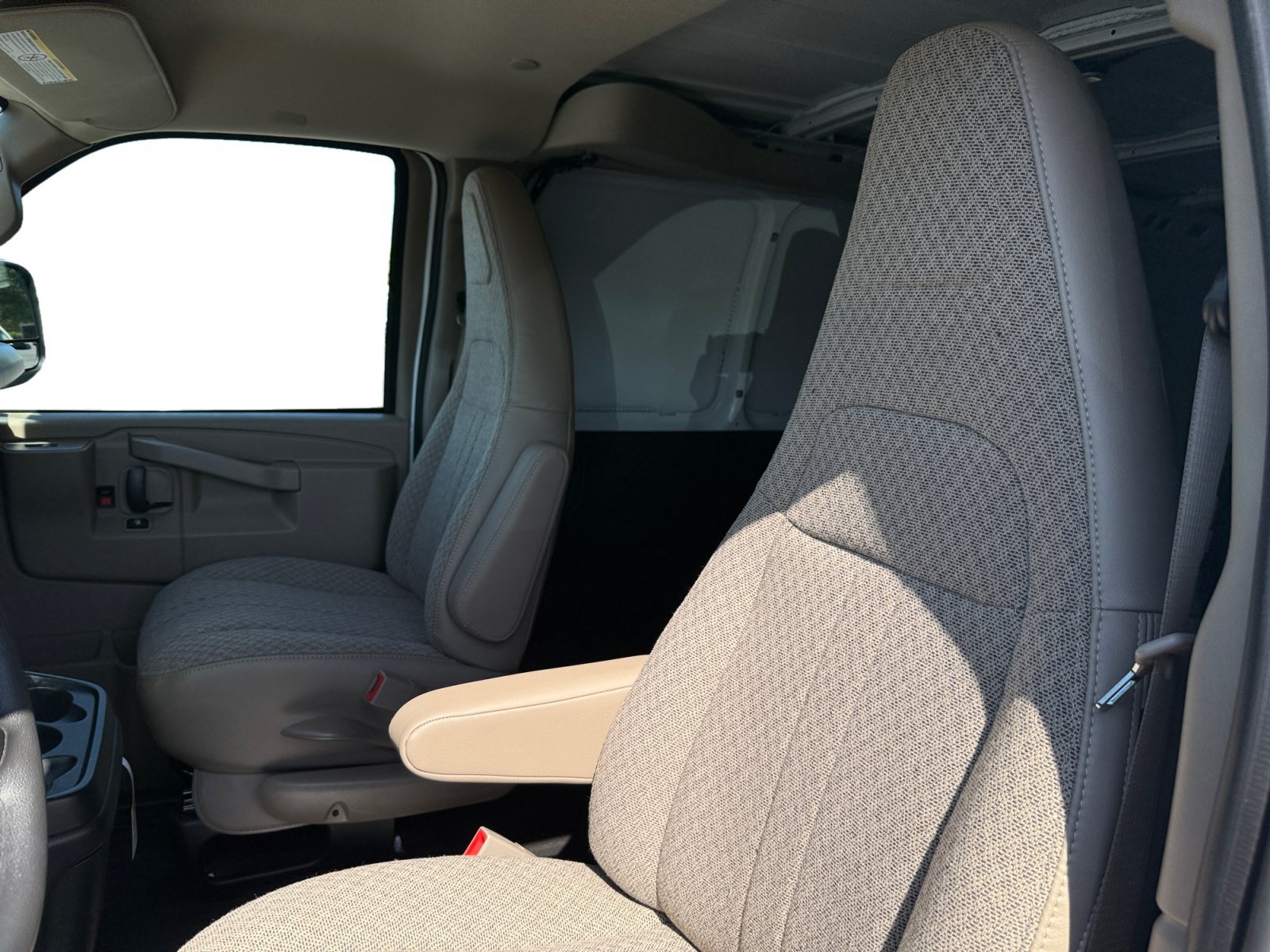 2026 Chevrolet Express Cargo Work Van - Photo 16