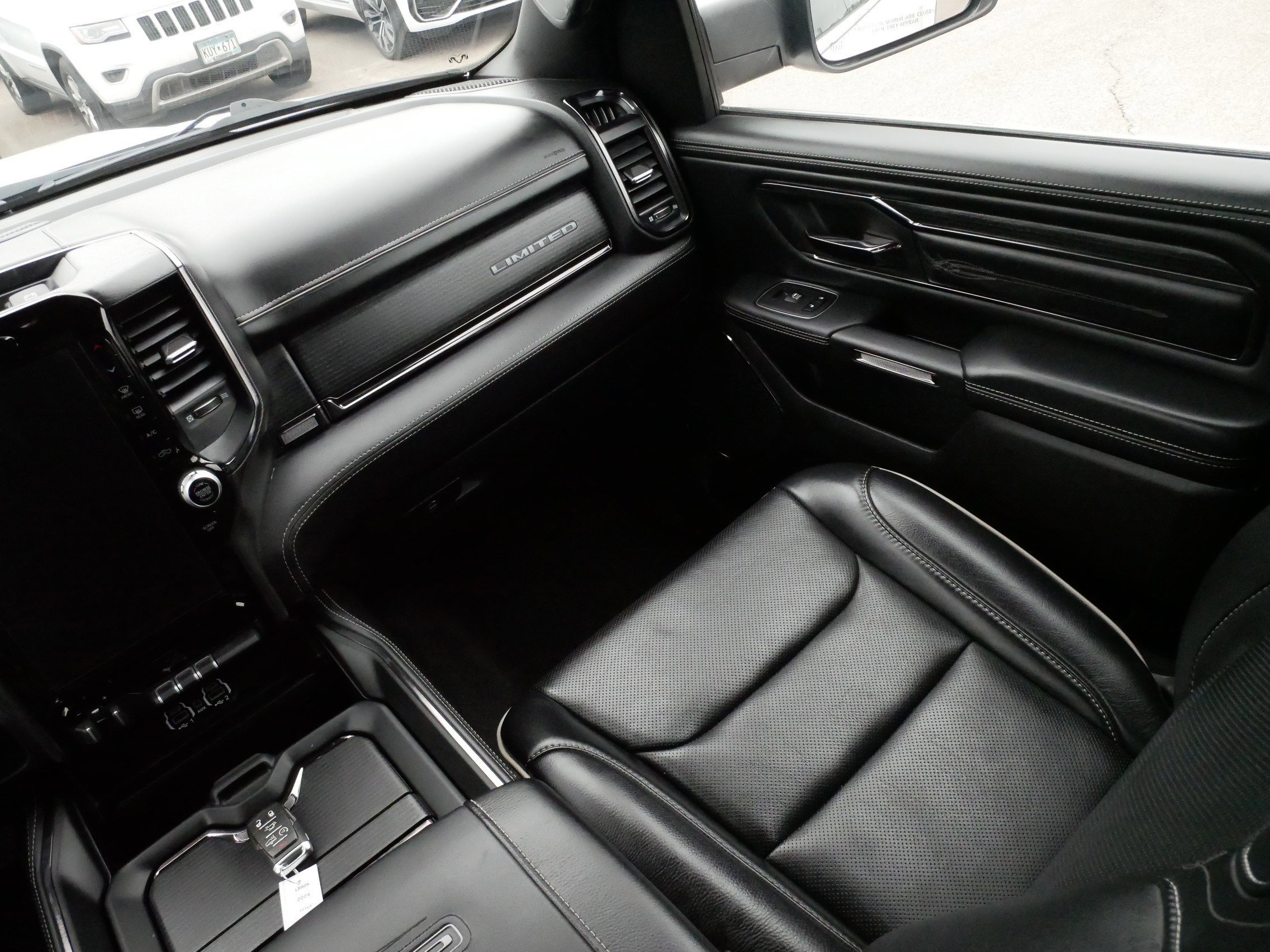 2024 RAM Ram 1500 Pickup Limited - Photo 11