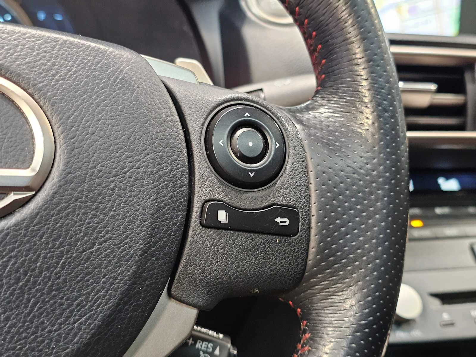Used 2015 Ultra White Lexus 350 image 13