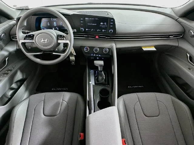 New 2026 Hyundai ELANTRA SE