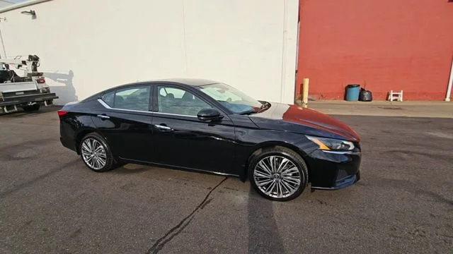 Used 2024 Black Nissan 2.5 SL image 3