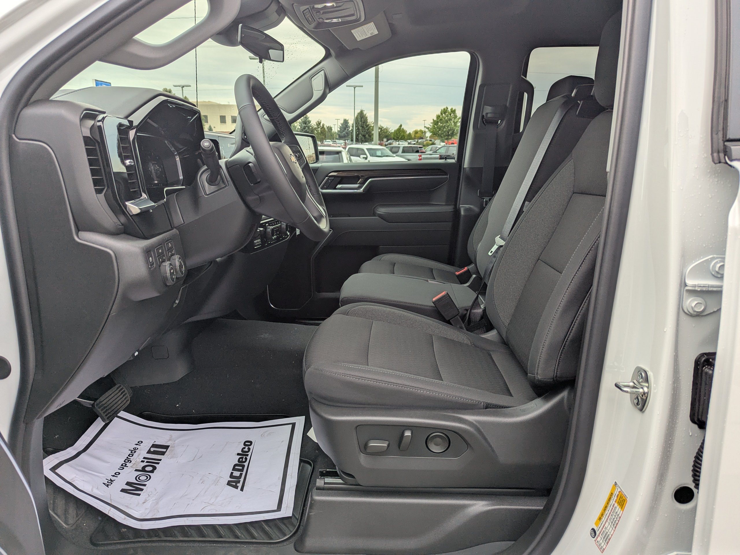 2026 Chevrolet Silverado 1500 LT - Photo 10