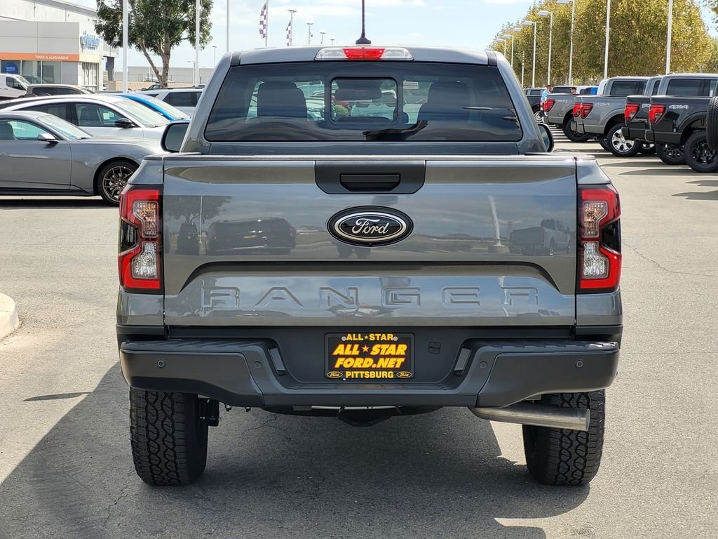 New 2026 Carbonized Gray Metallic Ford XLT image 4