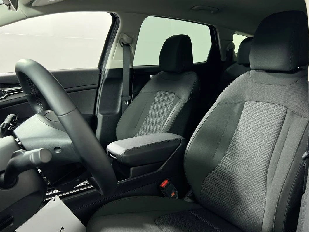 New 2026 Glacial White Pearl Kia LX image 12