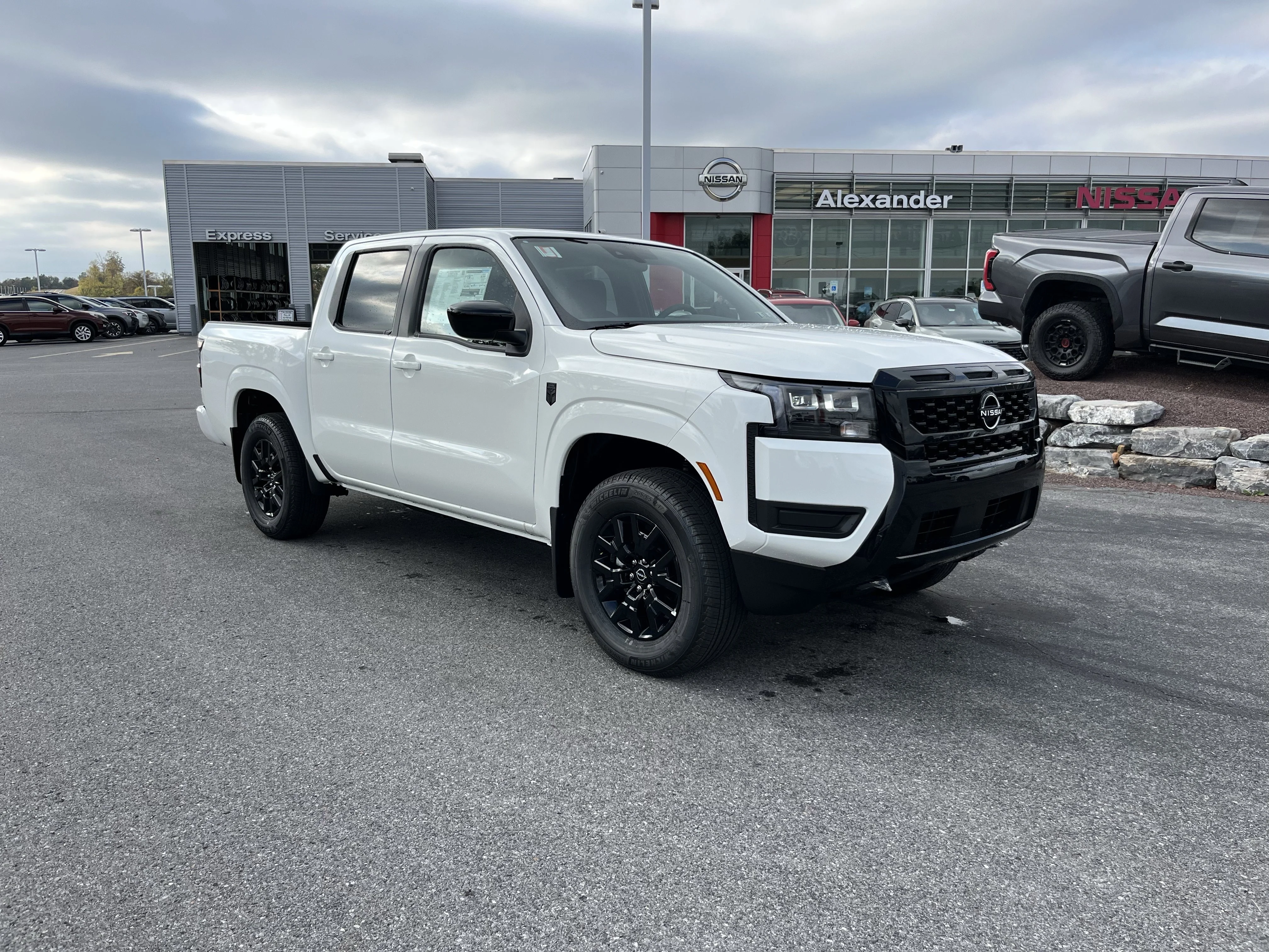2026 Nissan Frontier SV Crew Cab 4X4 SWB's photo
