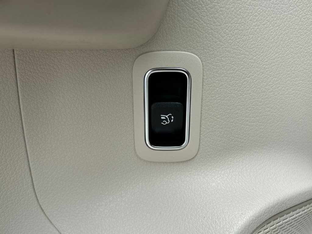 New 2026 Polar White Mercedes-Benz GLA 250 image 12