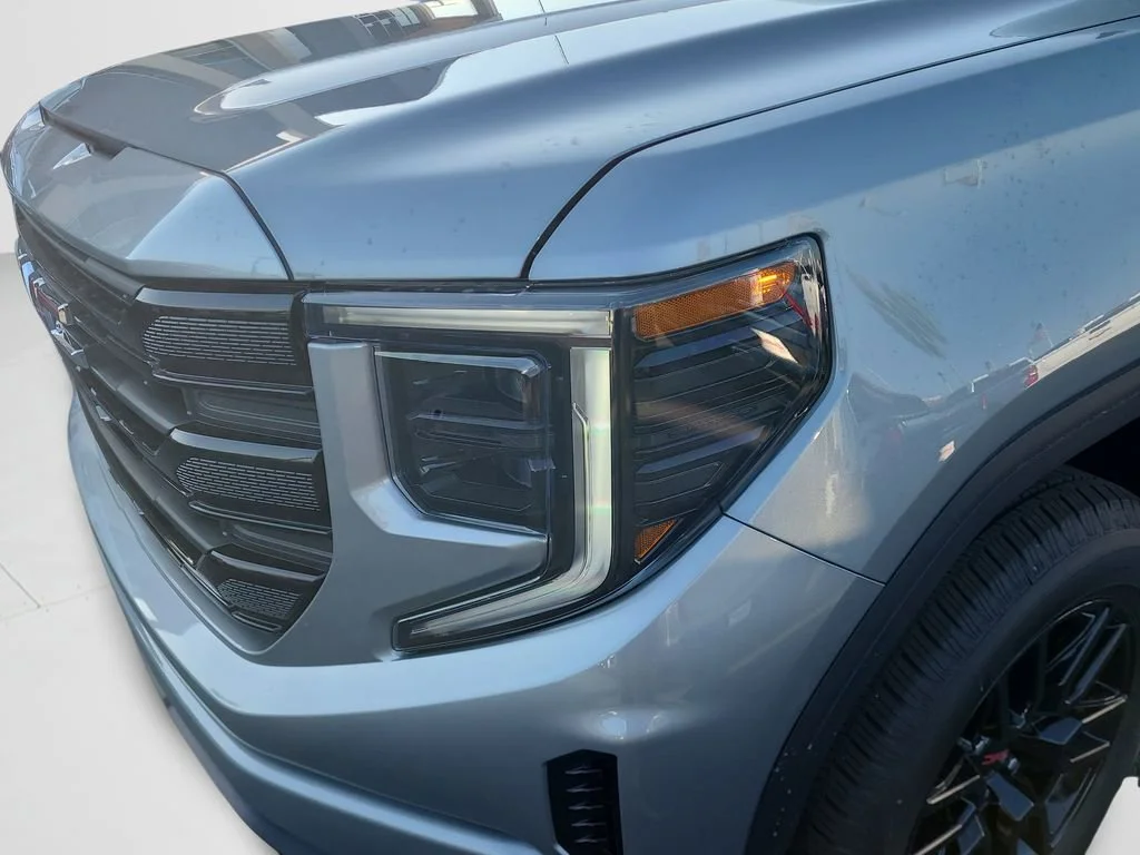 New 2026 Sterling Metallic GMC Elevation image 24