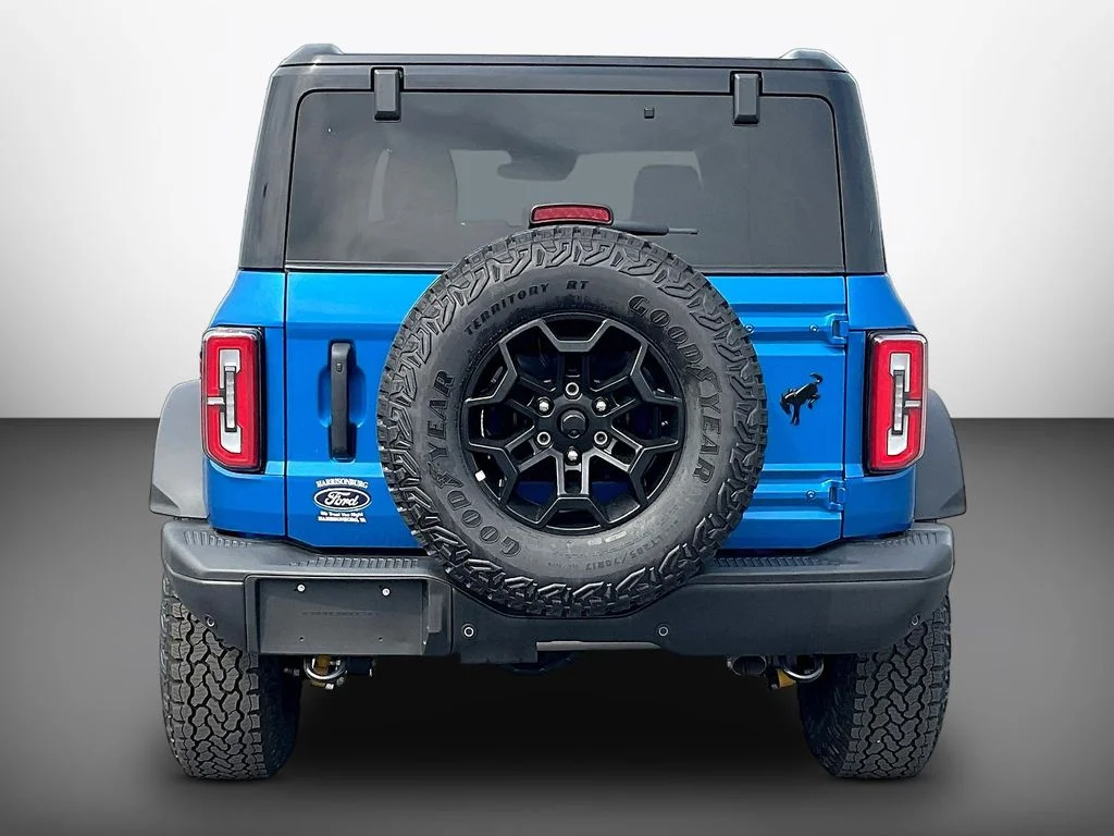 New 2026 Velocity Blue Metallic Ford Badlands® image 4