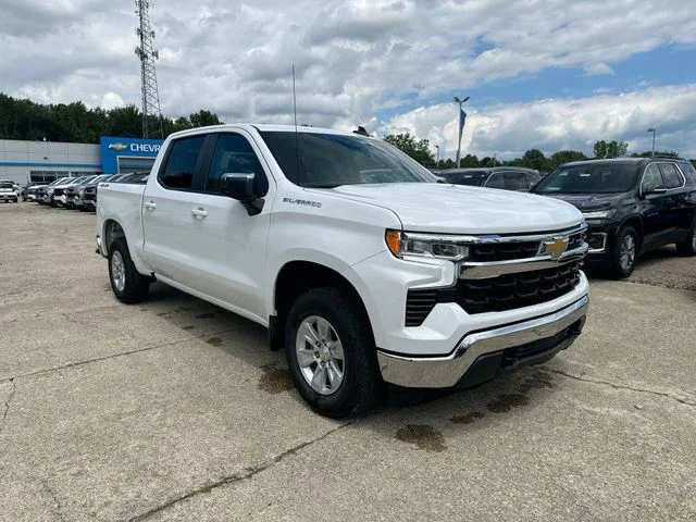 Used 2025 White Chevrolet LT image 12