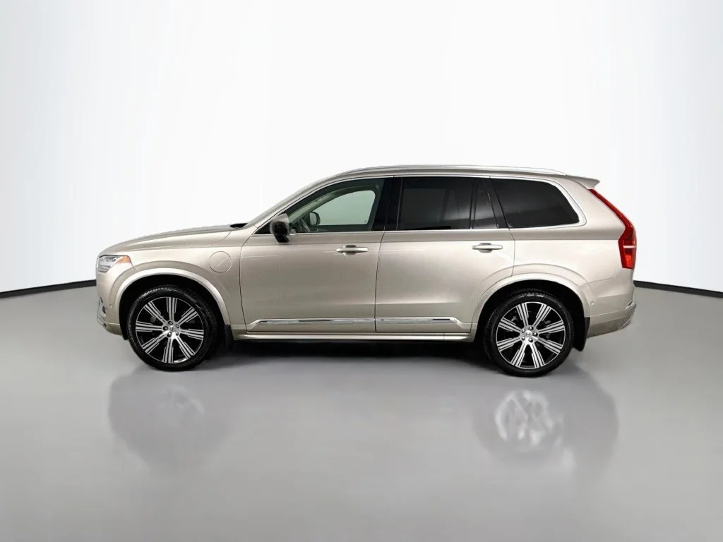 Certified Used 2024 Bright Dusk Metallic Volvo Ultimate image 2
