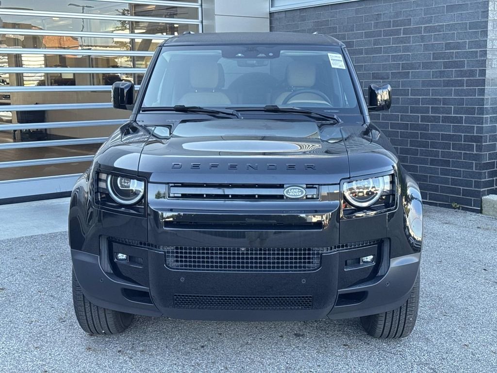 New 2026 Santorini Black Land Rover S image 2