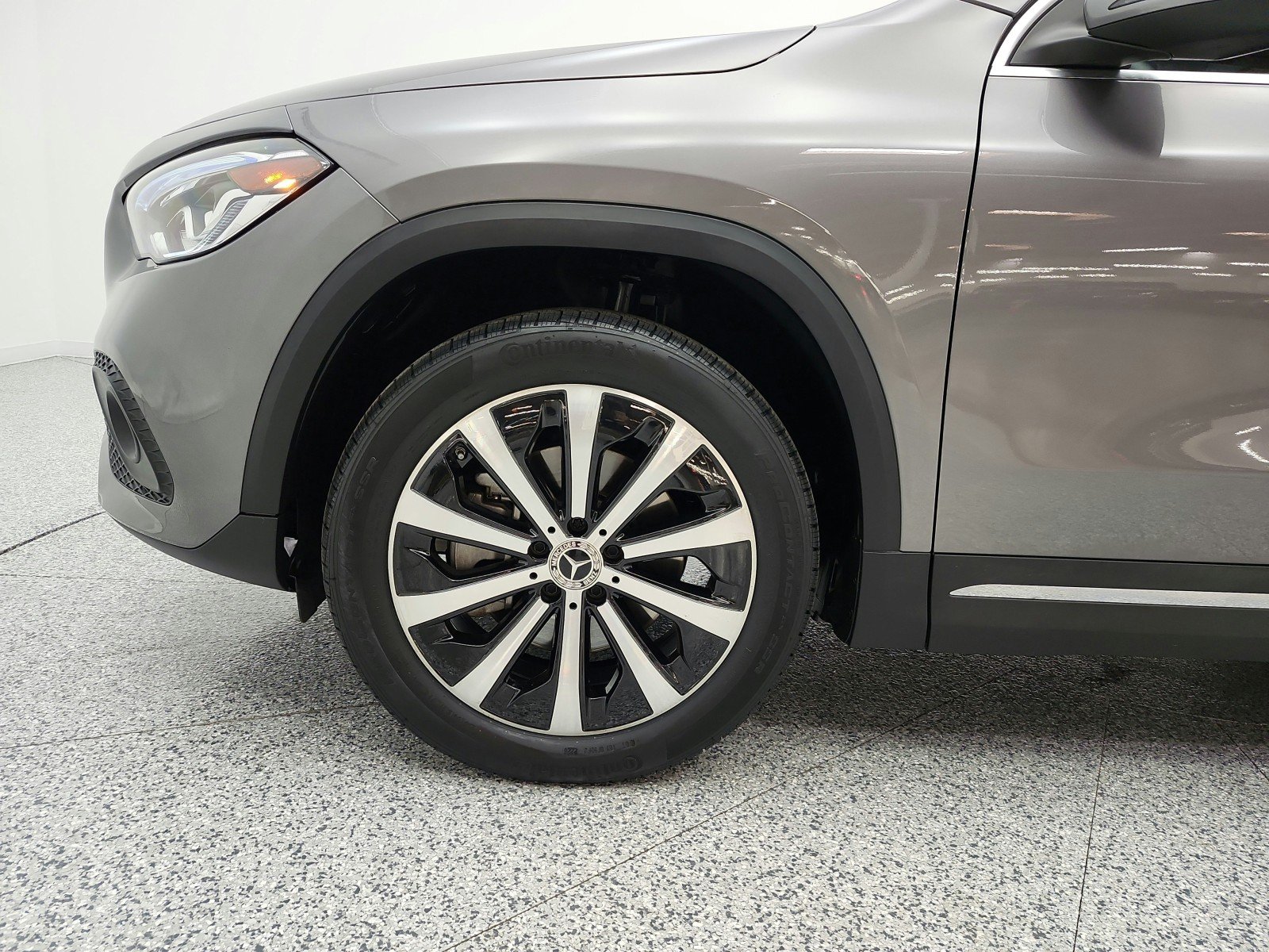 Used 2023 Mountain Grey Metallic Mercedes-Benz GLA 250 SUV image 21