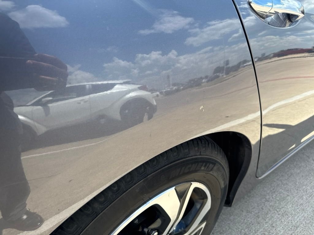 Used 2016  Honda LX image 5