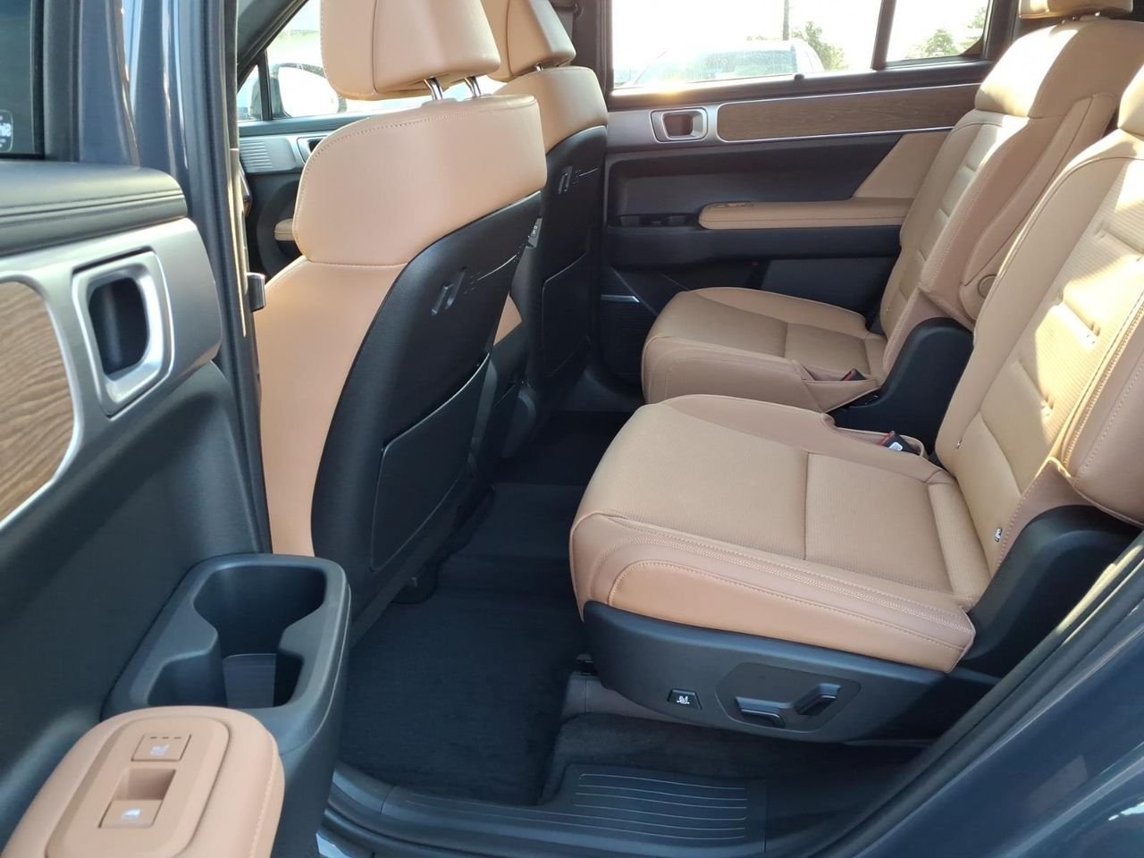 New 2027 Ecotronic Gray Matte Hyundai Calligraphy AWD image 4