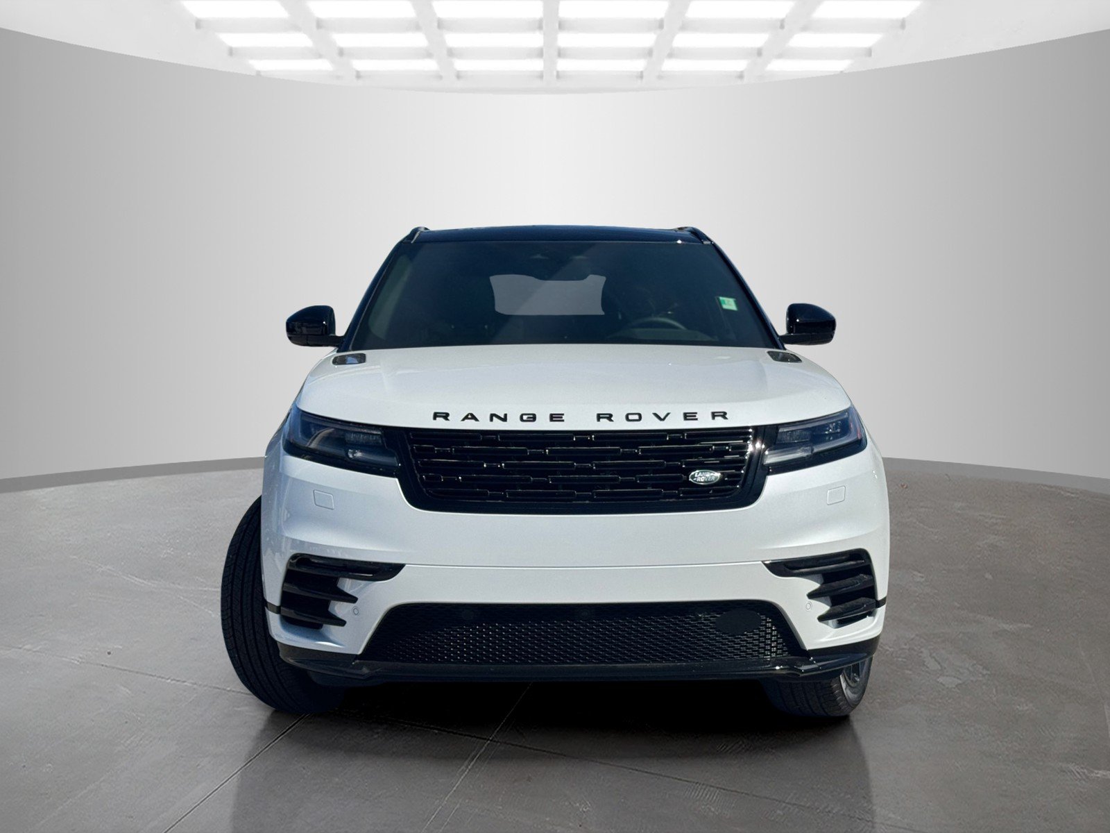 New 2026 Ostuni Pearl White Land Rover Dynamic SE image 2