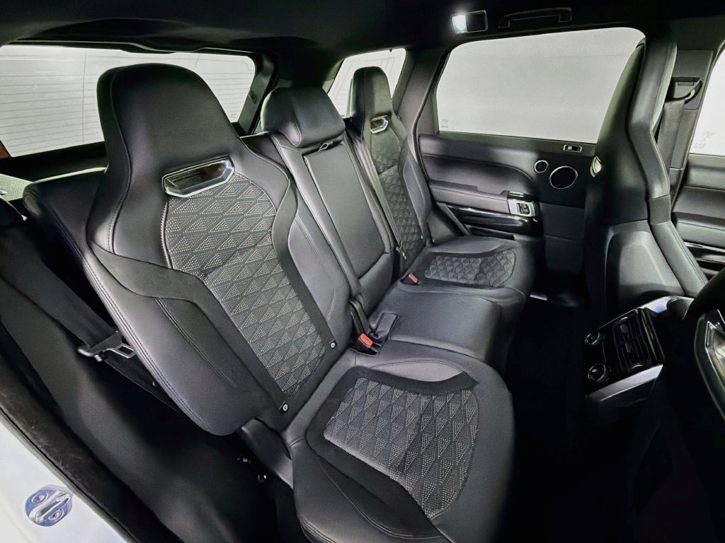 Used 2022 Fuji White Land Rover SVR image 29