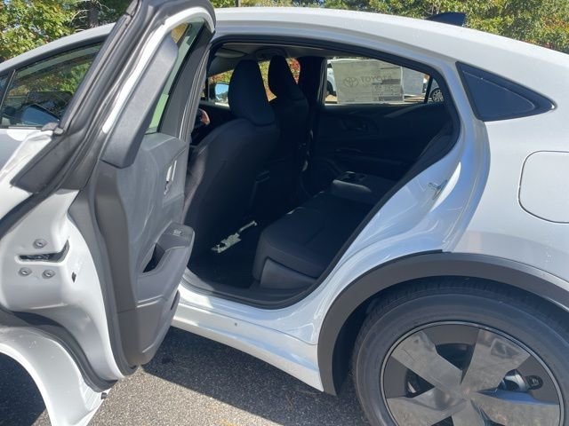 New 2026 Wind Chill Pearl <sup>1</sup> Toyota  SE image 15