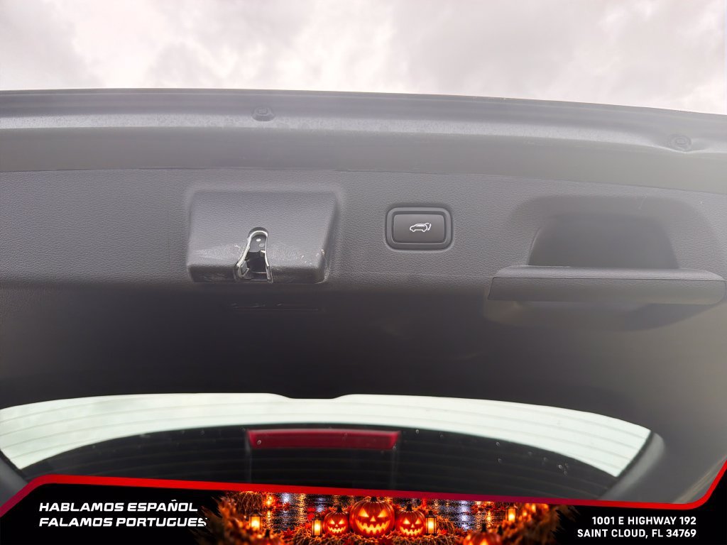 Used 2025 Gray Hyundai SEL Premium image 31