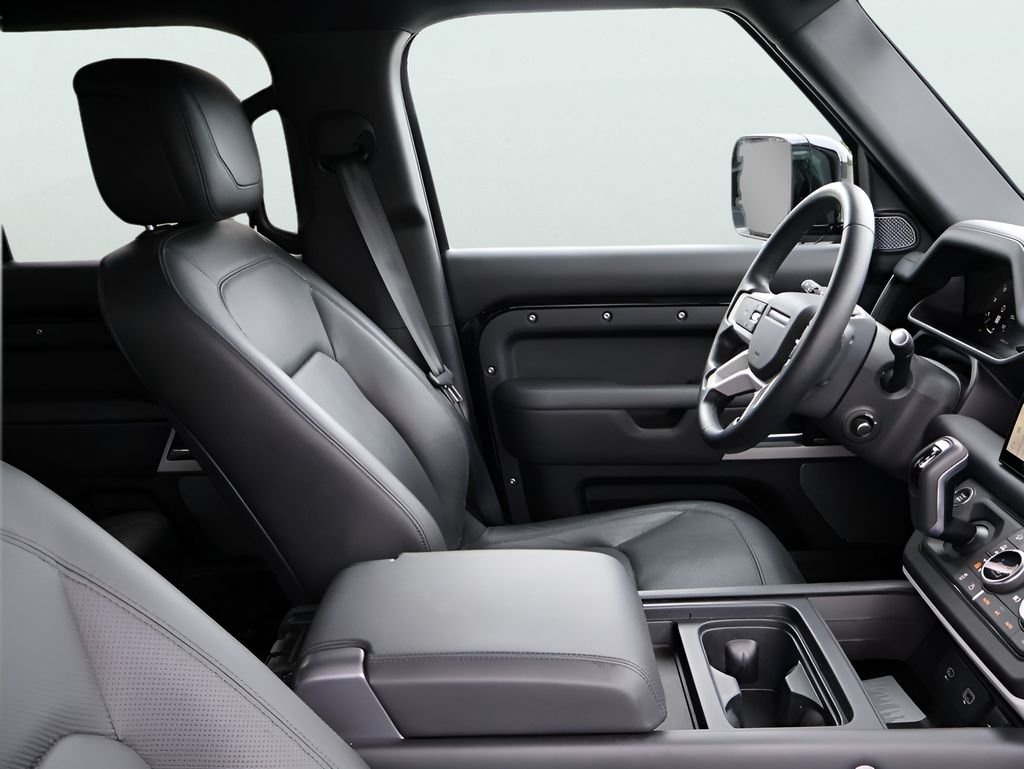 Used 2024 Santorini Black Metallic Land Rover SE image 8