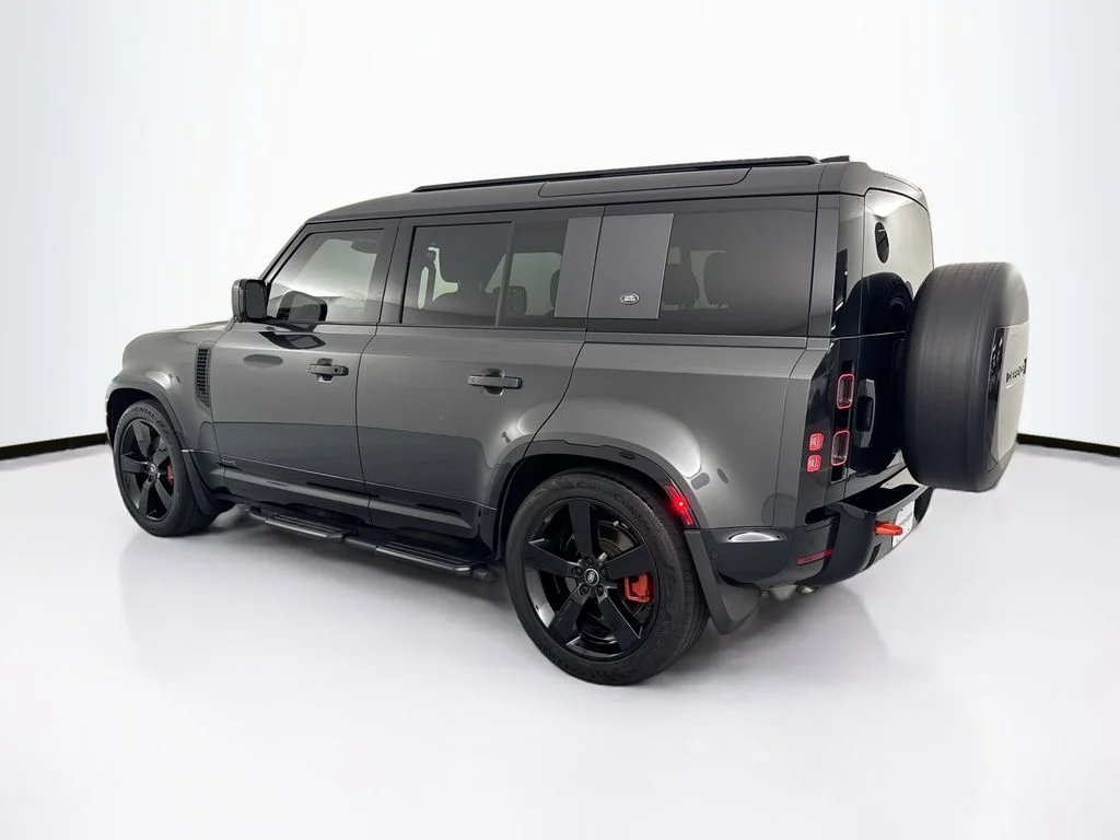 Used 2024 Gray Land Rover X image 7