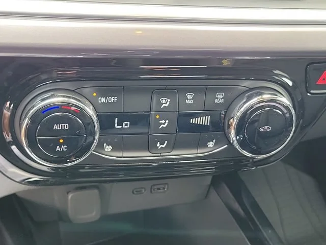 2025 Chevrolet Trax Activ - Photo 31