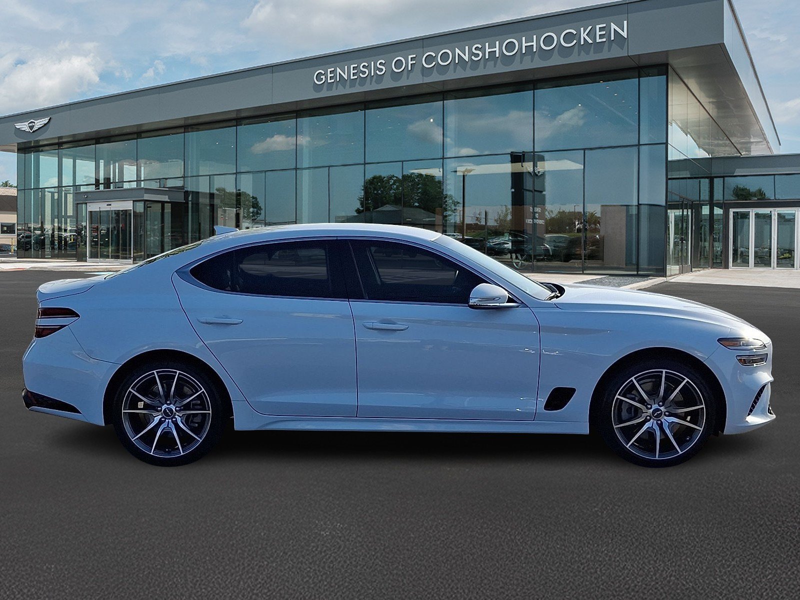 Used 2023 Alta White Genesis 3.3T image 7