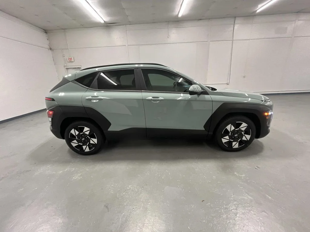 Used 2024 Mirage Green Hyundai SEL FWD 1 OWNER image 2
