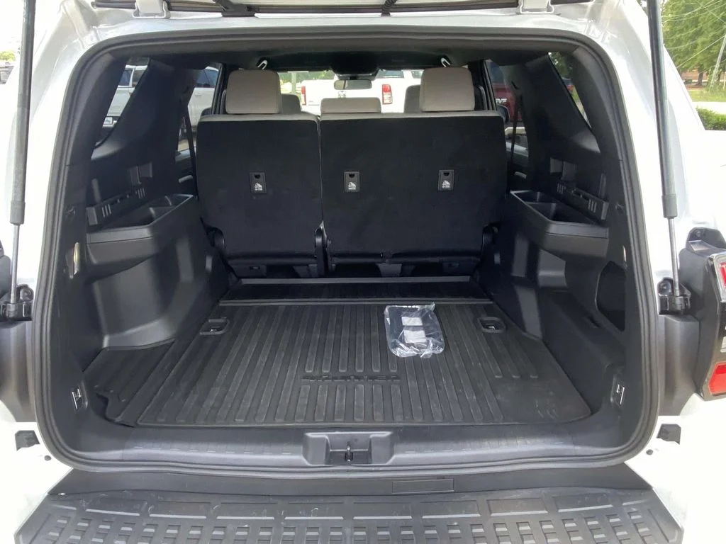 Used 2025 White Toyota SR5 image 13