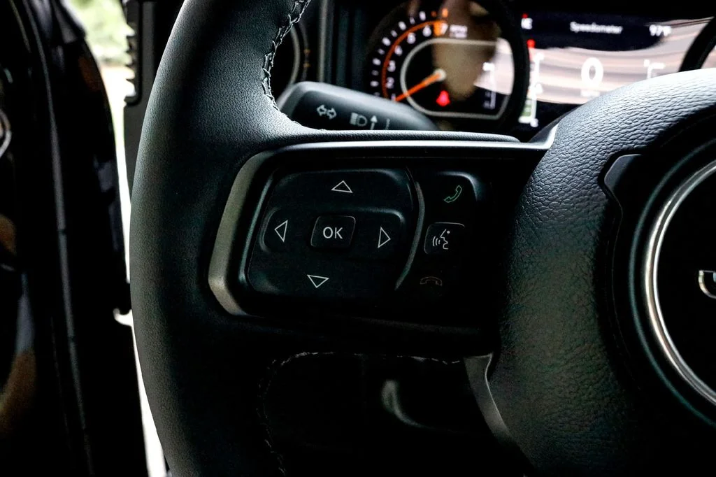 New 2025 Black Jeep Mojave image 13