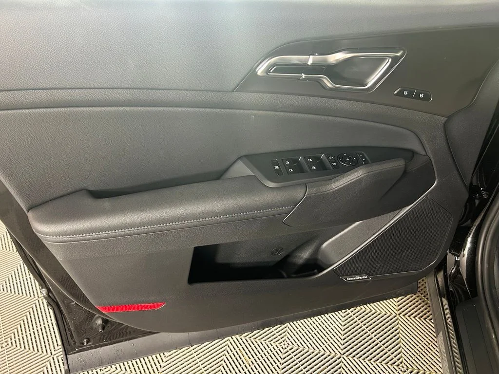 New 2027 Fusion Black Kia SX Prestige image 9