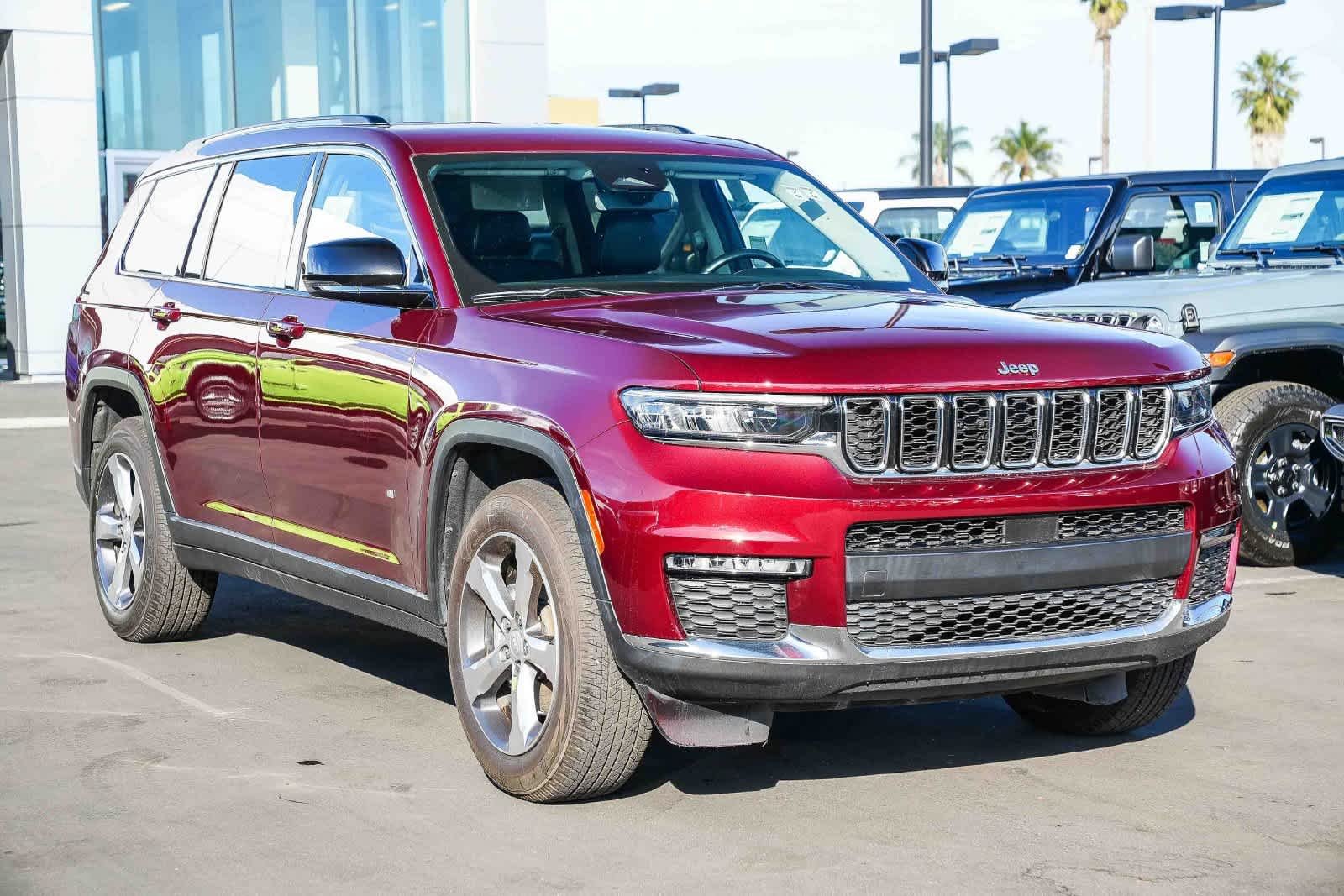 Used 2021 Velvet Red Pearlcoat Jeep Limited image 3