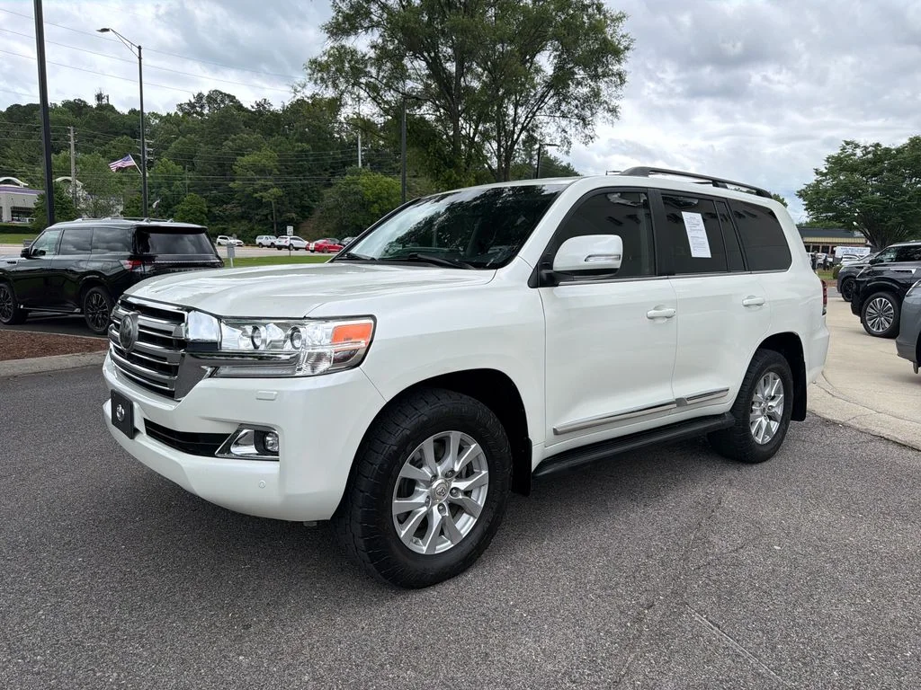 Used 2018 Blizzard Pearl Toyota  image 5