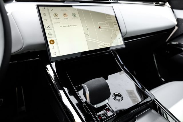 New 2026 White Land Rover Dynamic SE image 32